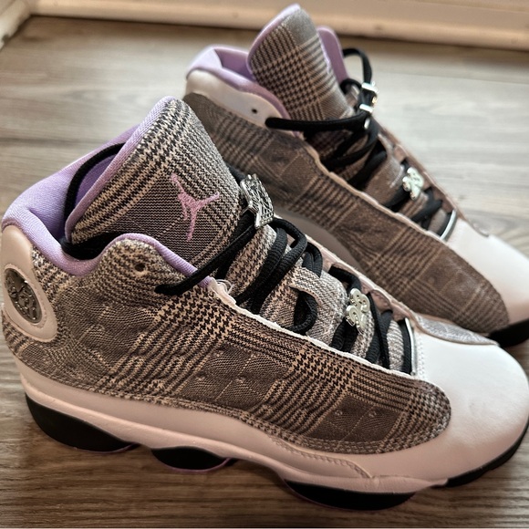 Air Jordan 13 Retros - Picture 2 of 3